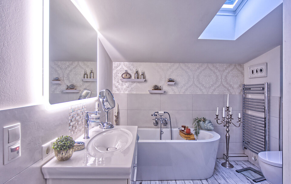 Badezimmer mit Whirlwanne